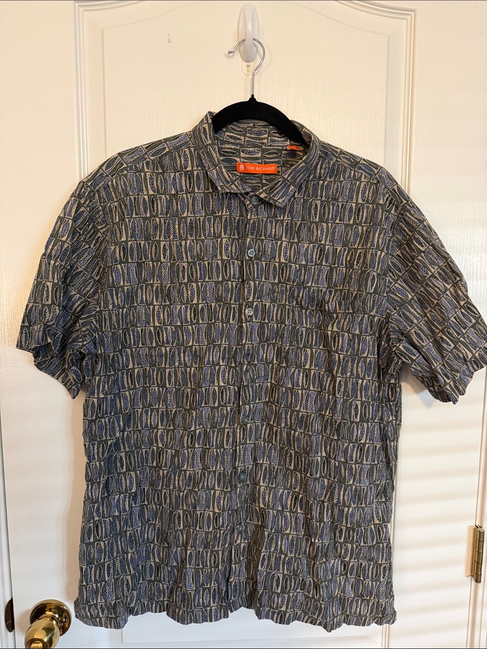 Tori Richard green Blue and Gray Patterned Short-Sleeve Button-Down Aloha Shirt